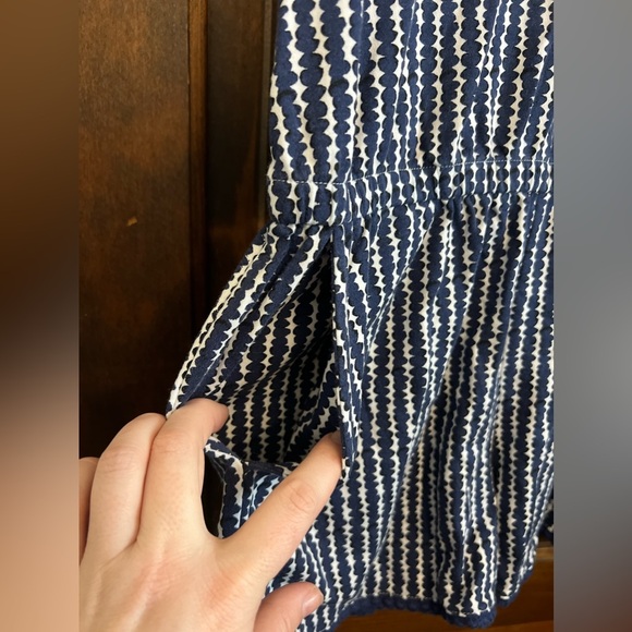 Beautiful Simple Print VV Romper (16) - Picture 2 of 5